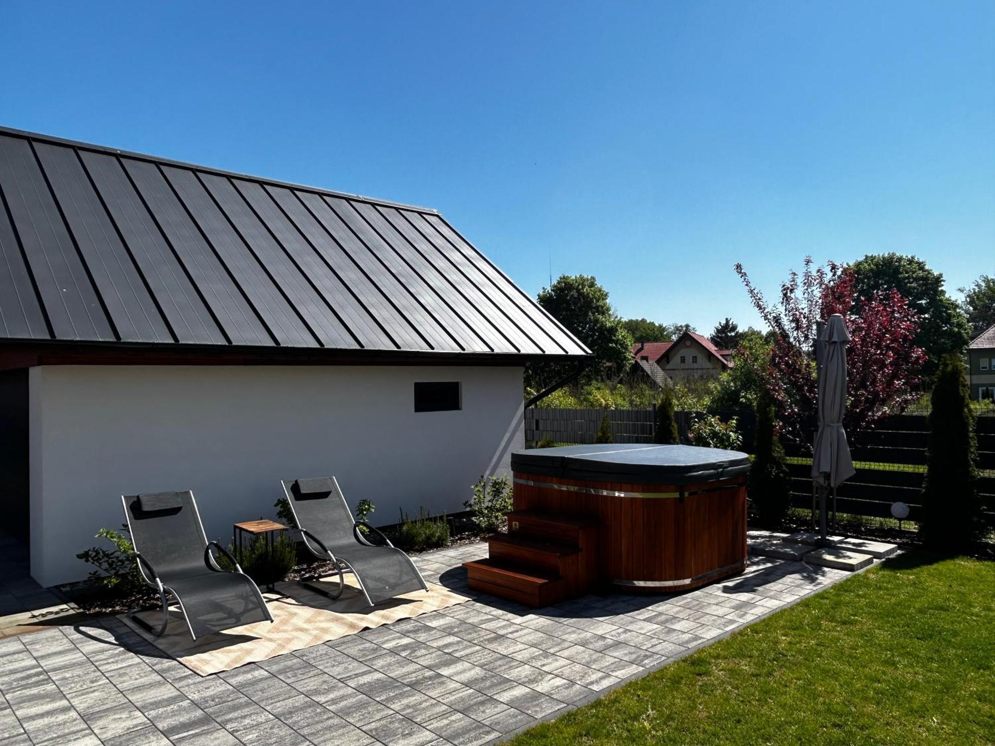 Lake Houselubniewice Domek Caloroczny Z Jacuzzi Blisko Jeziora Bagian luar foto